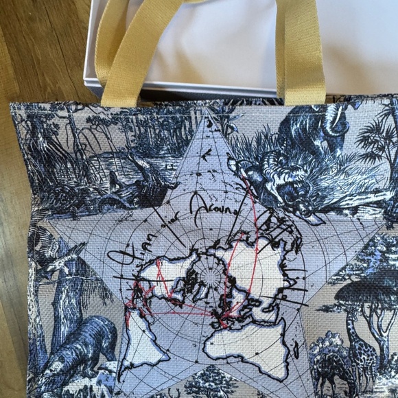 Dior Around the World gift box, new - Picture 7 of 9